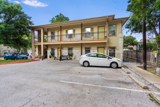 Building Photo - 2106 Cullen Ave