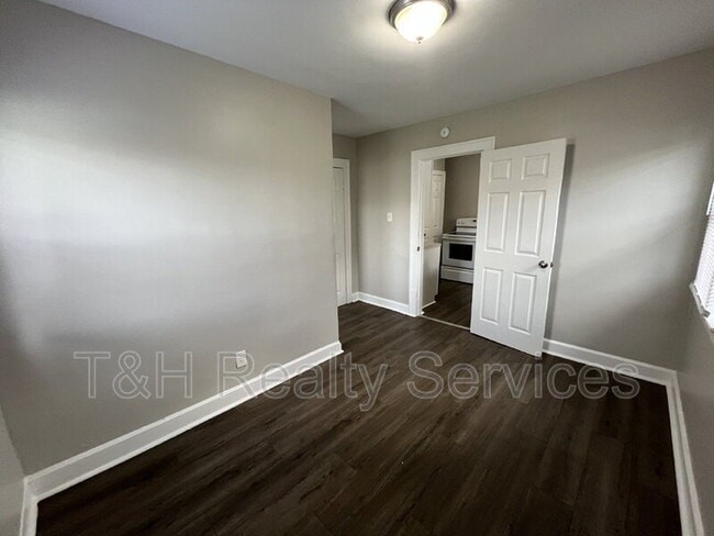 Building Photo - 1727 S Randolph St