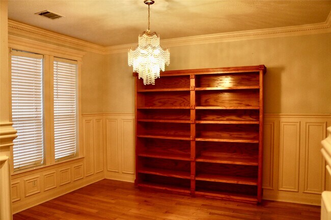 Building Photo - 3211 Cherry Forest Dr