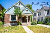Building Photo - 4 Bedroom Victorian Single Family Home