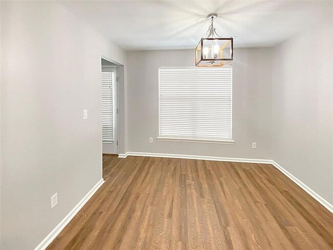 Building Photo - 1232 Gates Cir SE