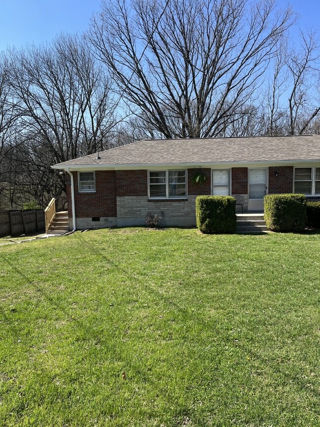 Primary Photo - 246 McGavock Pk