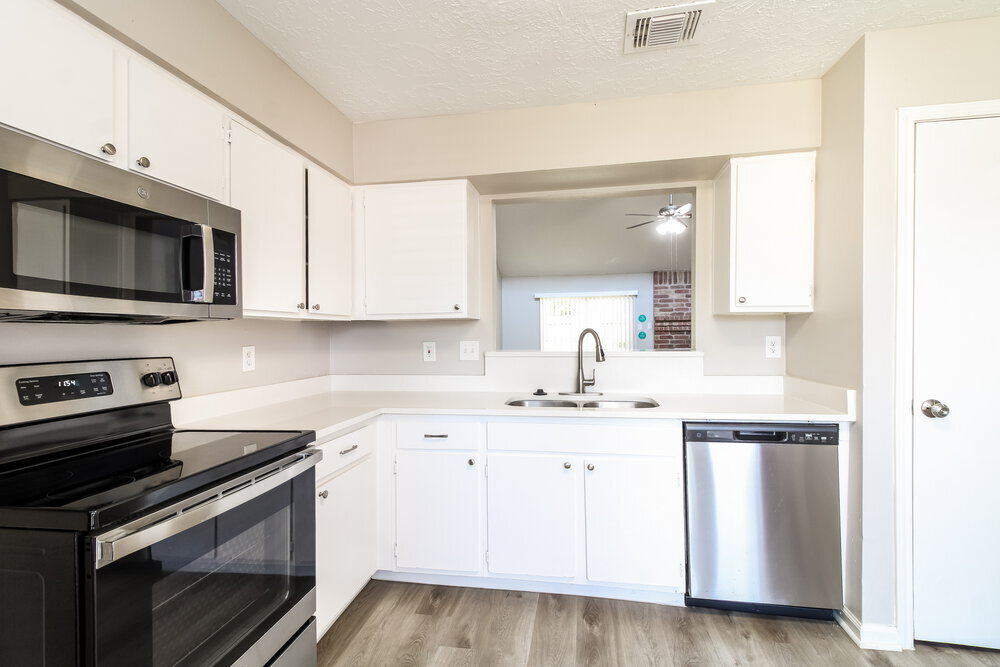 Building Photo - 6210 Roseridge Ln