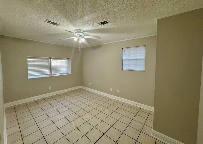 Building Photo - 4205 W Avenida De Golf