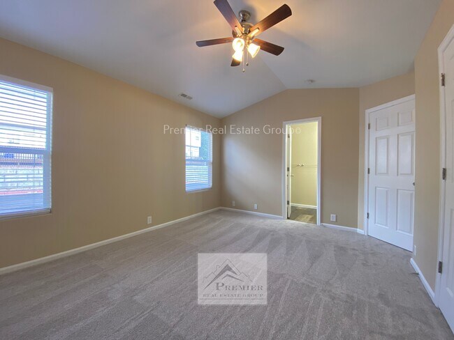 Building Photo - 2748 Scotchbroom Point