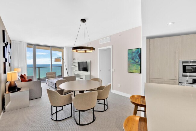 Building Photo - 4011 S Ocean Dr