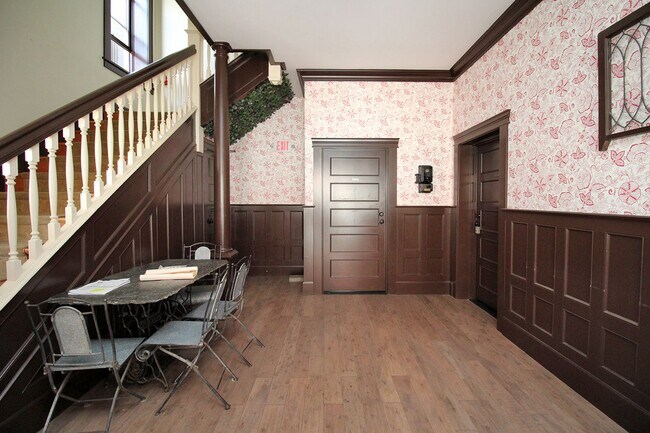 Building Photo - 1634 NW Everett St