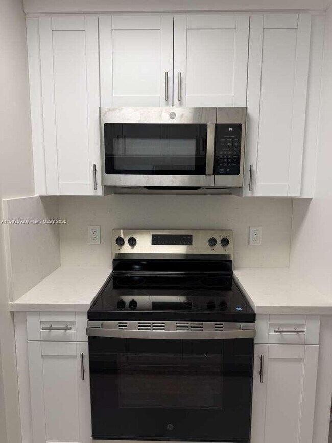 Building Photo - 9716 Hammocks Blvd