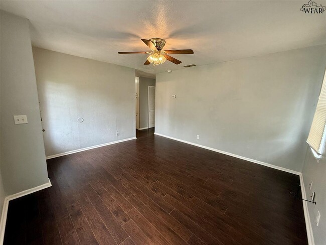 Building Photo - 1609 Las Vegas Trail