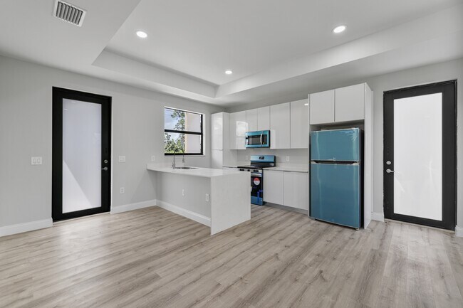 Building Photo - 1056 Fayette Ave