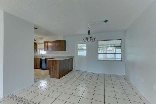 Building Photo - 2101 Utica Dr