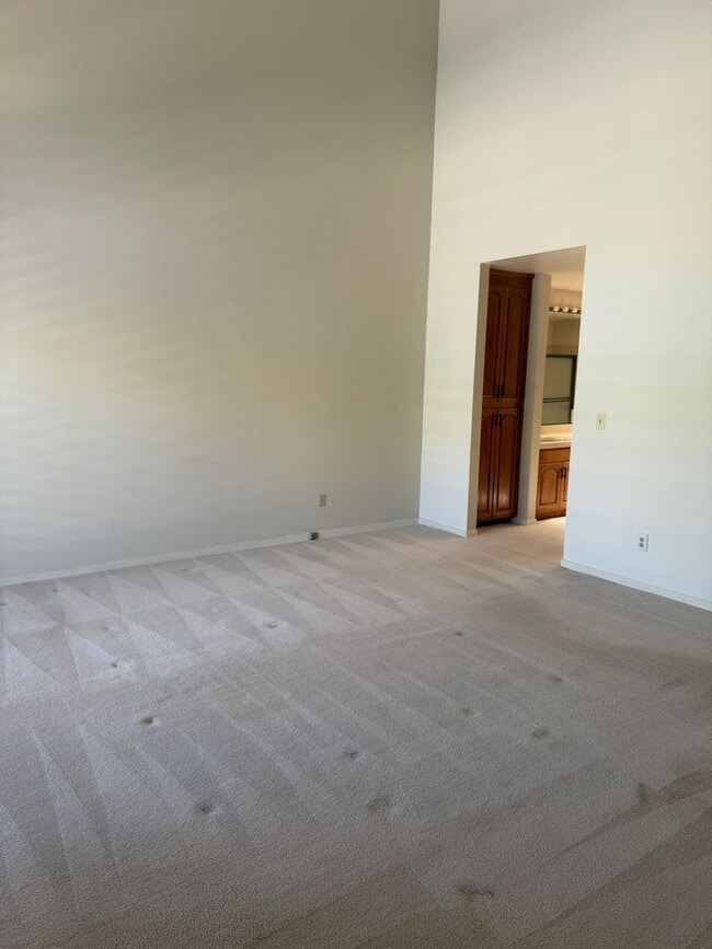 Building Photo - 742 Liquidamber Pl