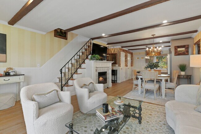 Building Photo - 376 Knapps Hwy