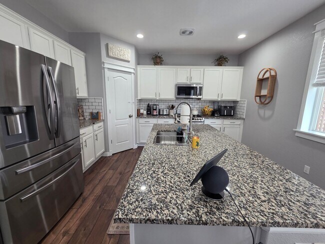 Building Photo - BEAUTIFUL HOME IN BANNING LEWIS RANCH!!!!!!