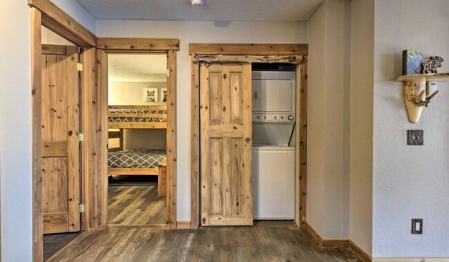 Building Photo - 96 Mountainside Dr