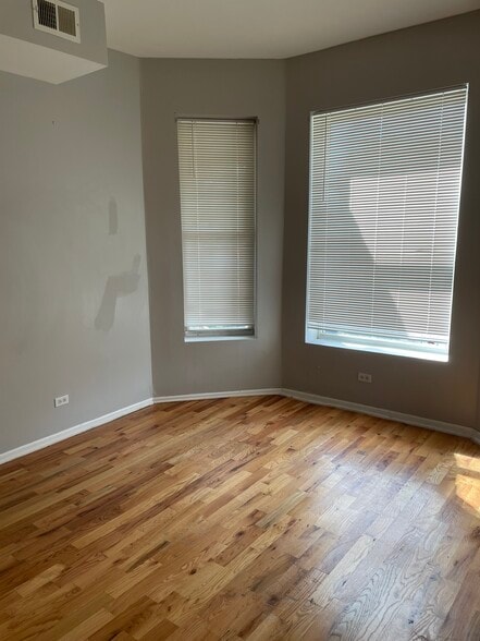 Building Photo - 1549 S Saint Louis Ave