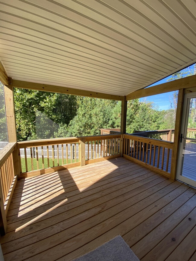 Building Photo - 617 Rockland Dr