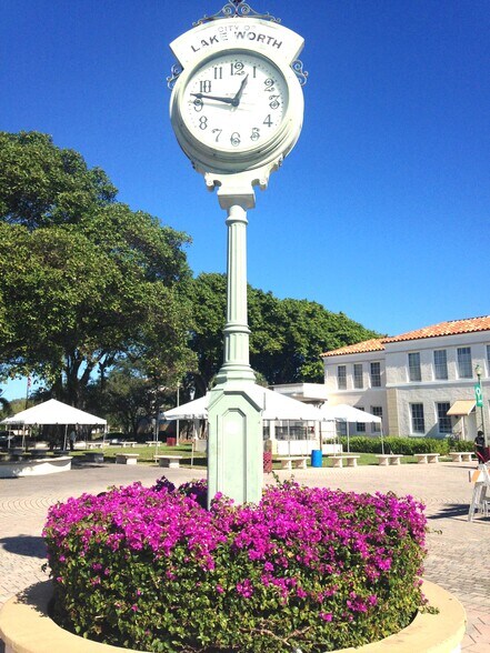 5 min. to downtown Lake Worth Beach - 428 S C St