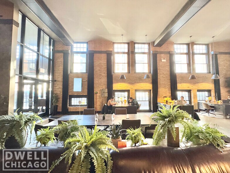 Building Photo - 1513 W Adams St