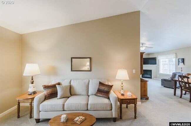 Building Photo - Available Now: Well-kept home on a corner lot in a desired SW neighborhood