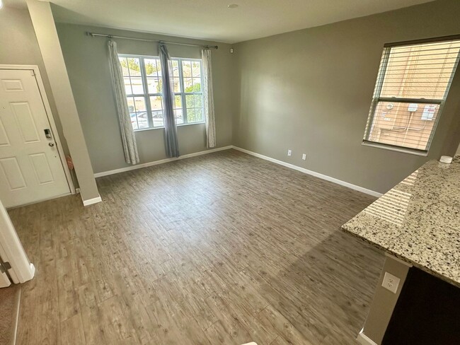 Building Photo - Beautifully updated home with loft and com...