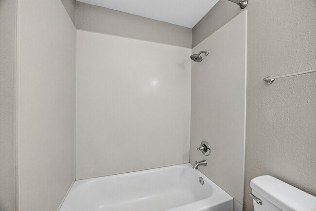Building Photo - Charming 2-Bed Condo Retreat in Citrus Heights