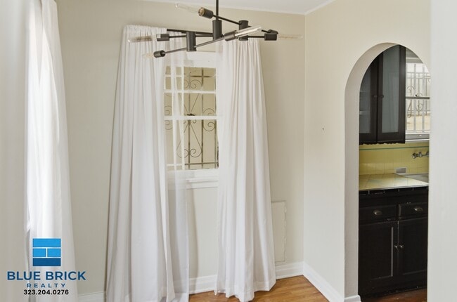 Building Photo - 1114 Figueroa Terrace