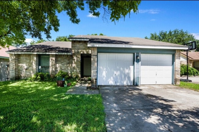 Primary Photo - 6409 Shady Green