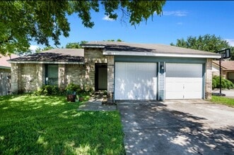 Building Photo - 6409 Shady Green