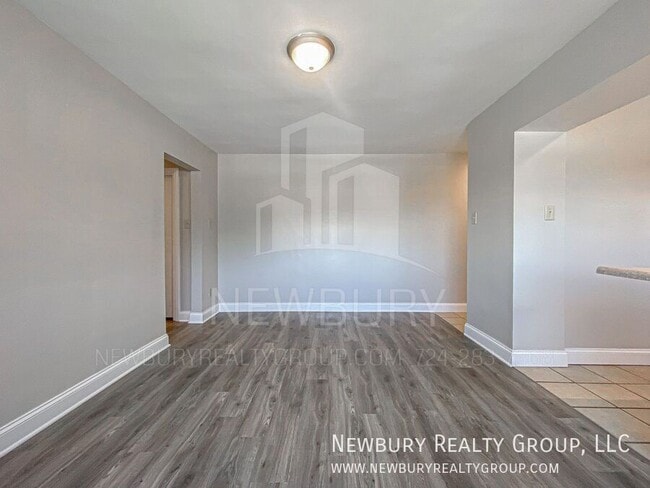 Building Photo - 305 San Juan Dr