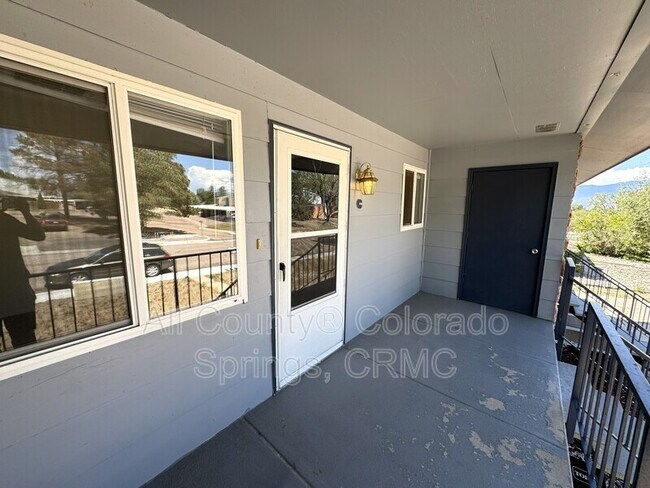 Building Photo - 1129 Cree Dr