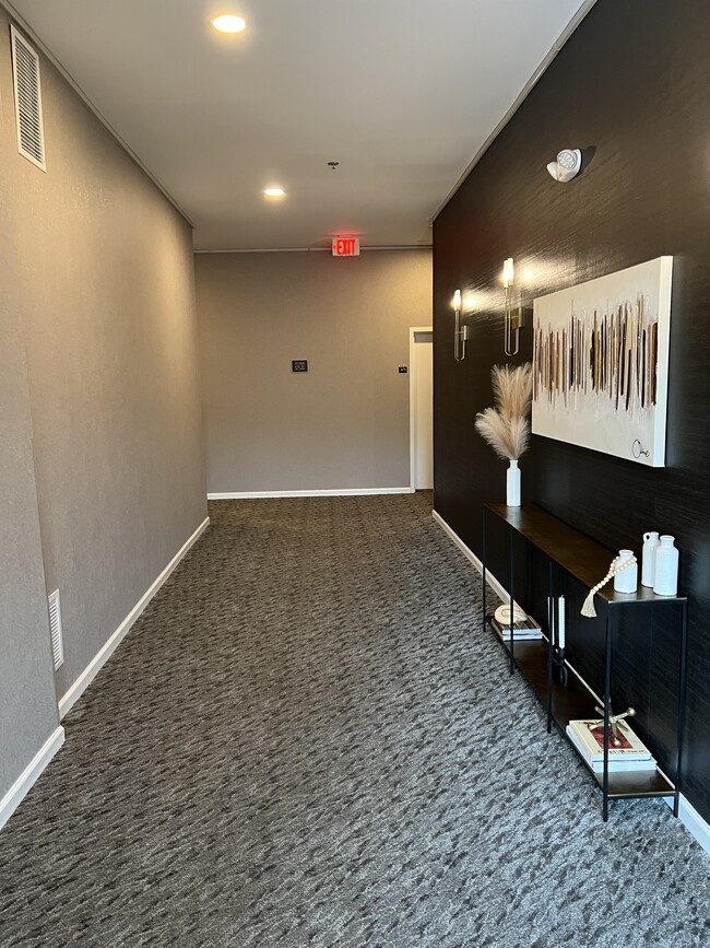 Common hallway - 220 Main St