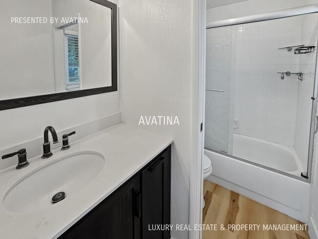 Building Photo - 355 Aoloa St