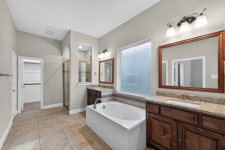 Building Photo - 3716 Carlsbad Way