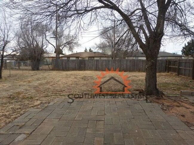 Building Photo - Cute 3 bedroom 1 bath one car garage