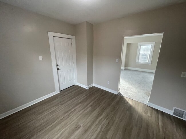 Building Photo - Section 8 & EDEN Accepted – Move-In Ready Comfort for Your Next Chapter in Cleveland!