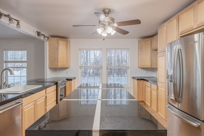 Building Photo - Spacious 5 Bedroom Home on 6 Acres – North Pole, Alaska