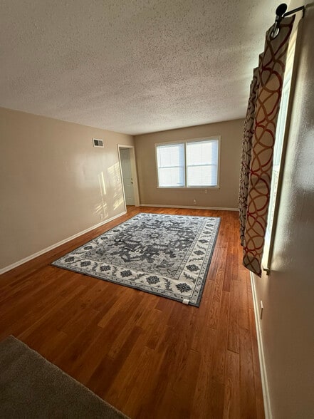 Building Photo - 711 S 68th Ave