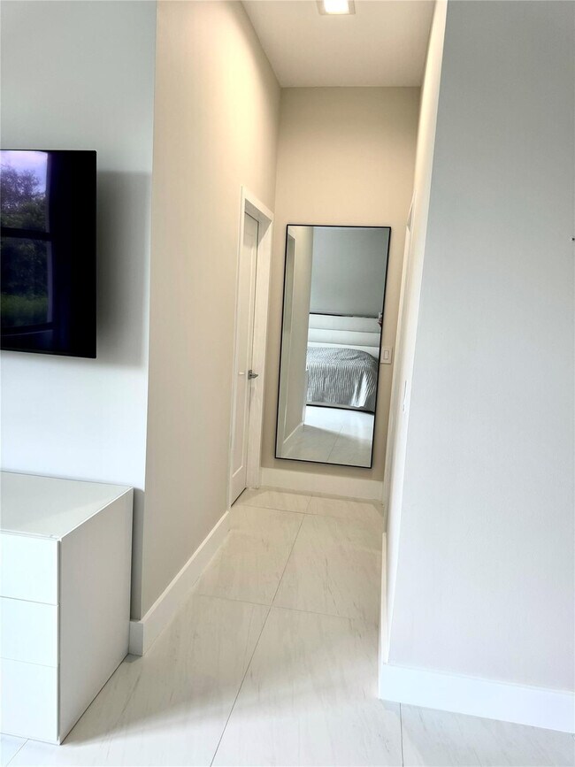 Building Photo - 4915 Whispering Way