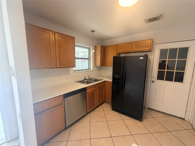 Building Photo - 14014 Long Shadow Dr