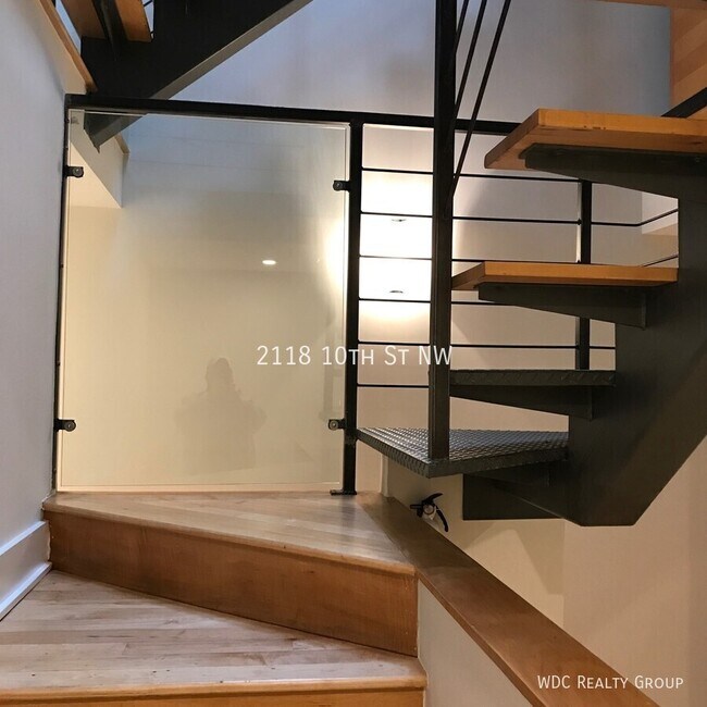 Building Photo - 2118 10th St NW