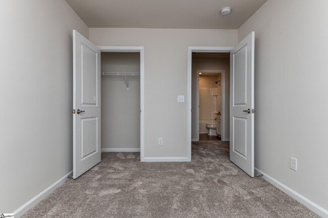 Building Photo - 231 Roudwood Dr