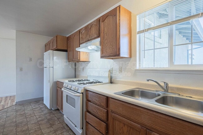 Building Photo - 15 Dolores Ave