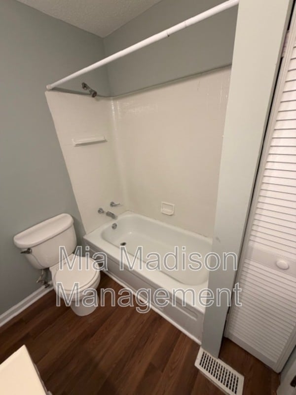 Building Photo - 527 Tibet Ave