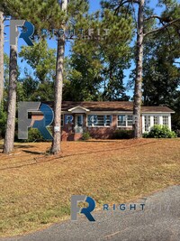 Building Photo - Charming House in Columbus