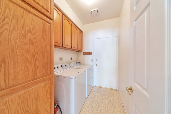 Building Photo - 3203 Montagne Way