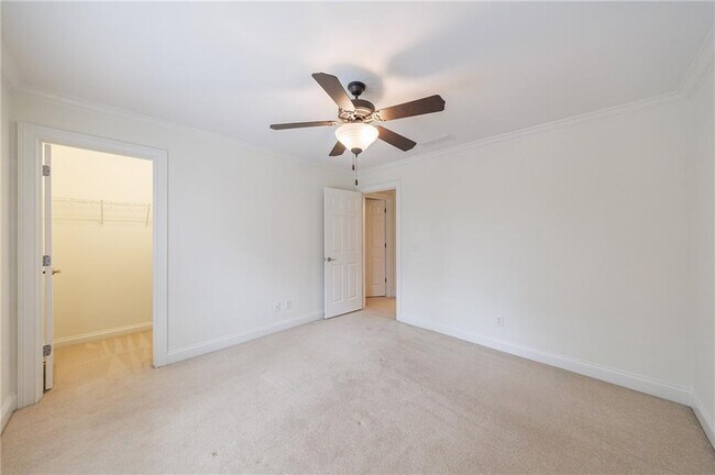 Building Photo - 125 River N Cir