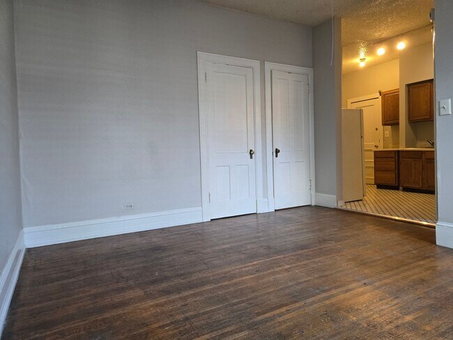 Building Photo - 1 Bed 1 Bath Apartment Cap Hill