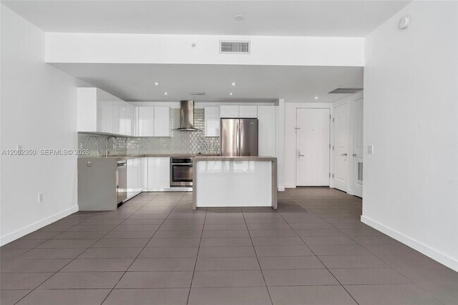 Building Photo - 1600 NE 1st Ave