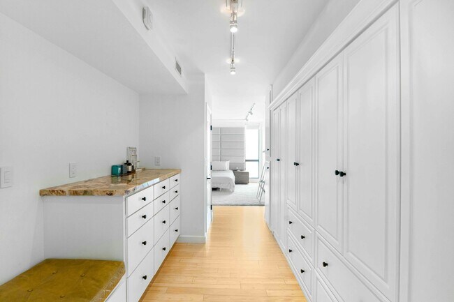 Building Photo - 8380 Waring Ave